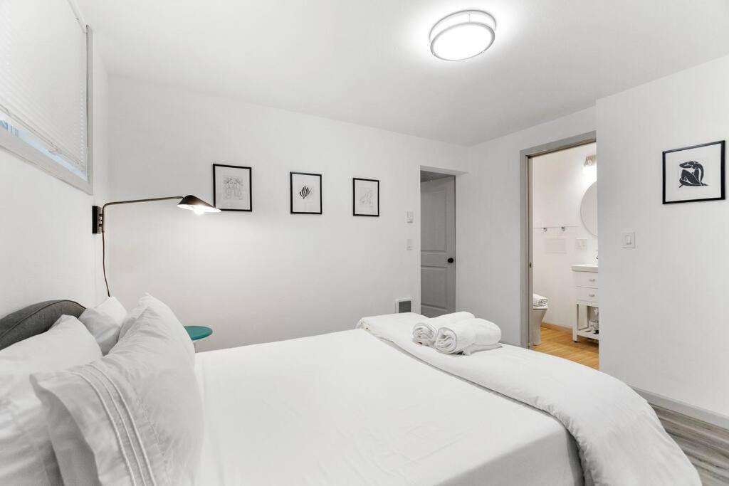 Hillside In - Updated And Well Appointed. Apartment *