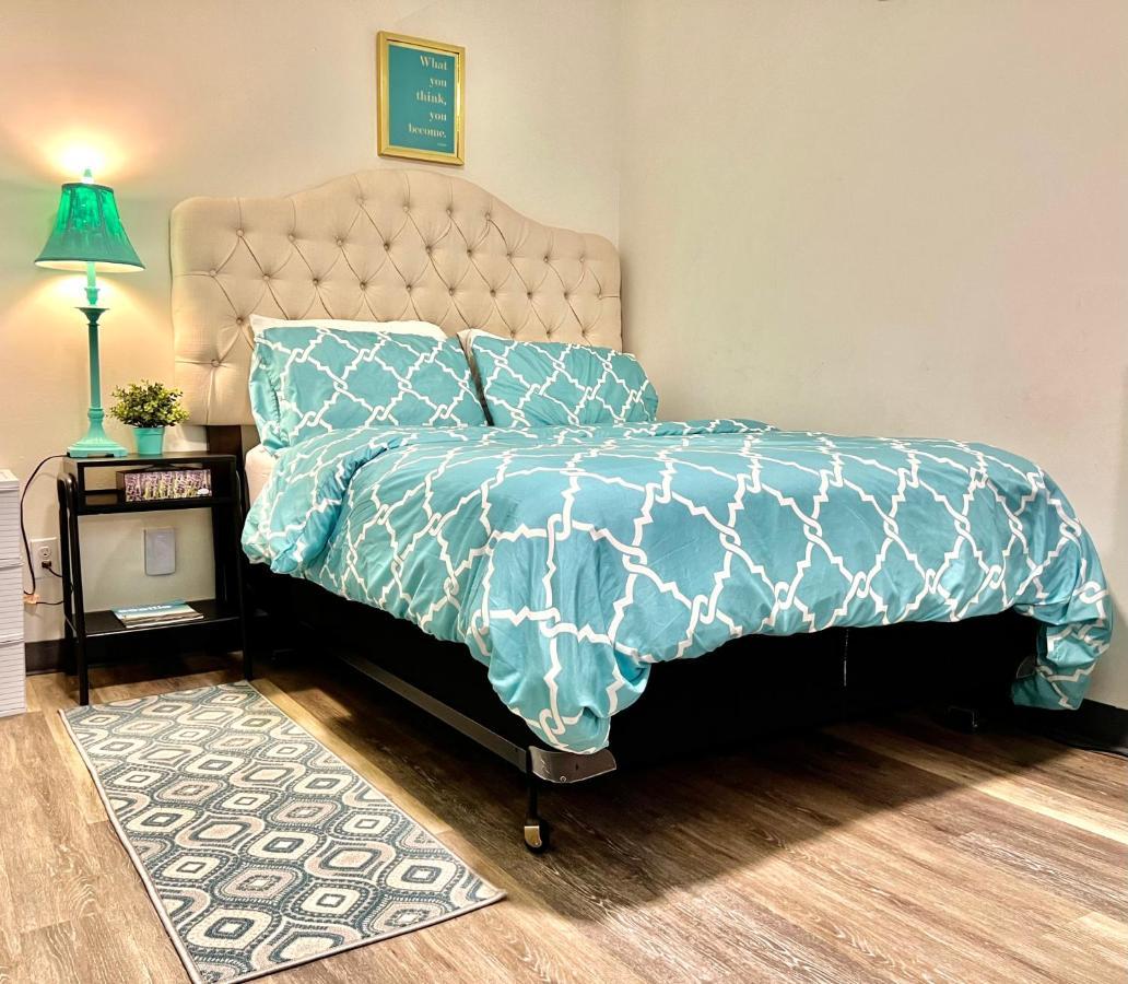 Private With Shared Bathroom On The 1st Floor 10 Minutes Walk To Of Washington Apartment