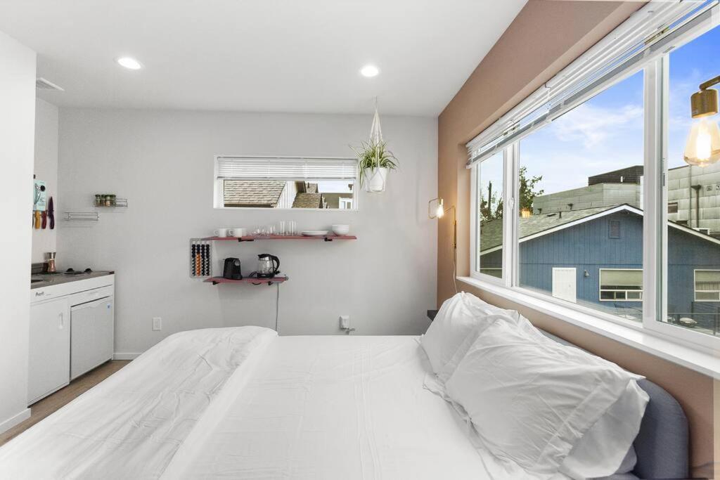Pingu's Sweet - Micro - 91walkscore Apartment Seattle