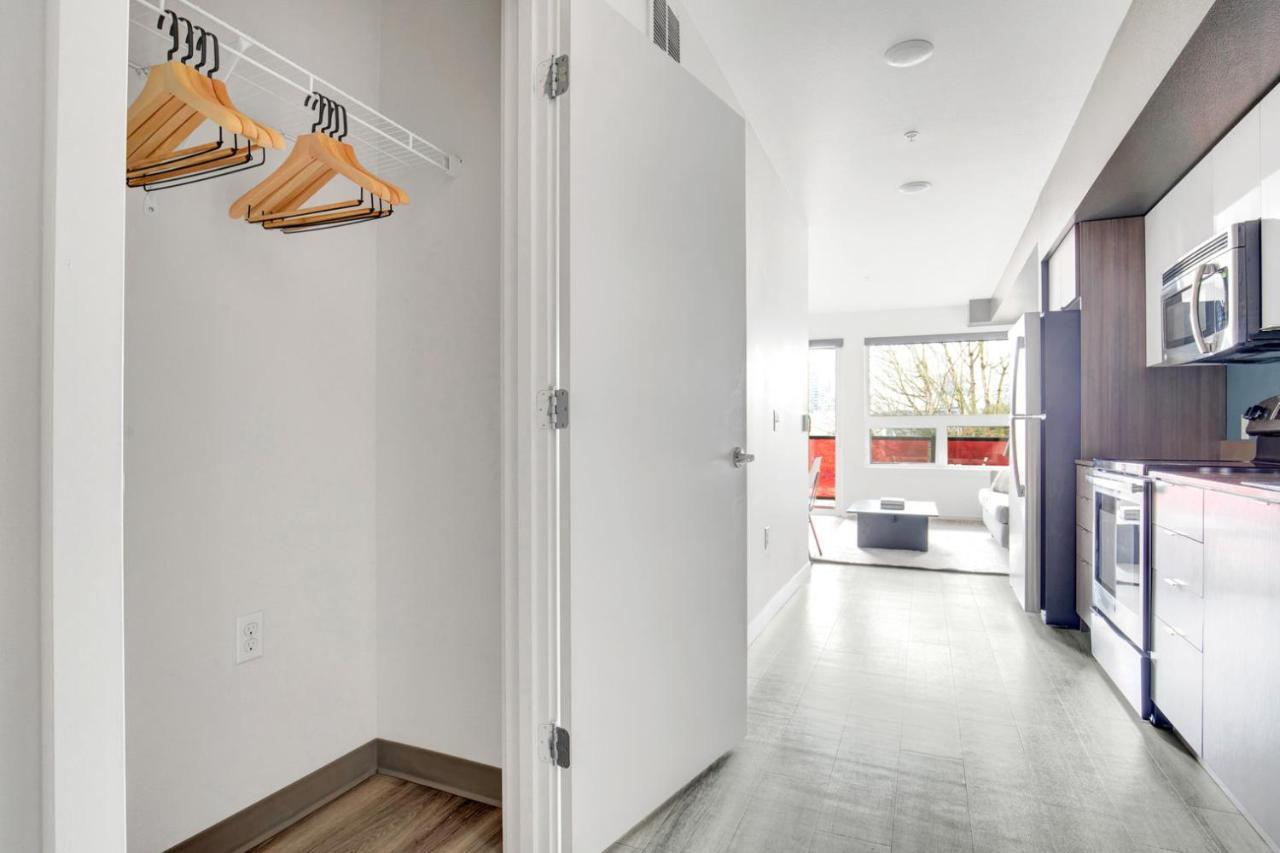 Capitol Hill 1br W Gym Bbq Nr Su Scc Sea-261 *