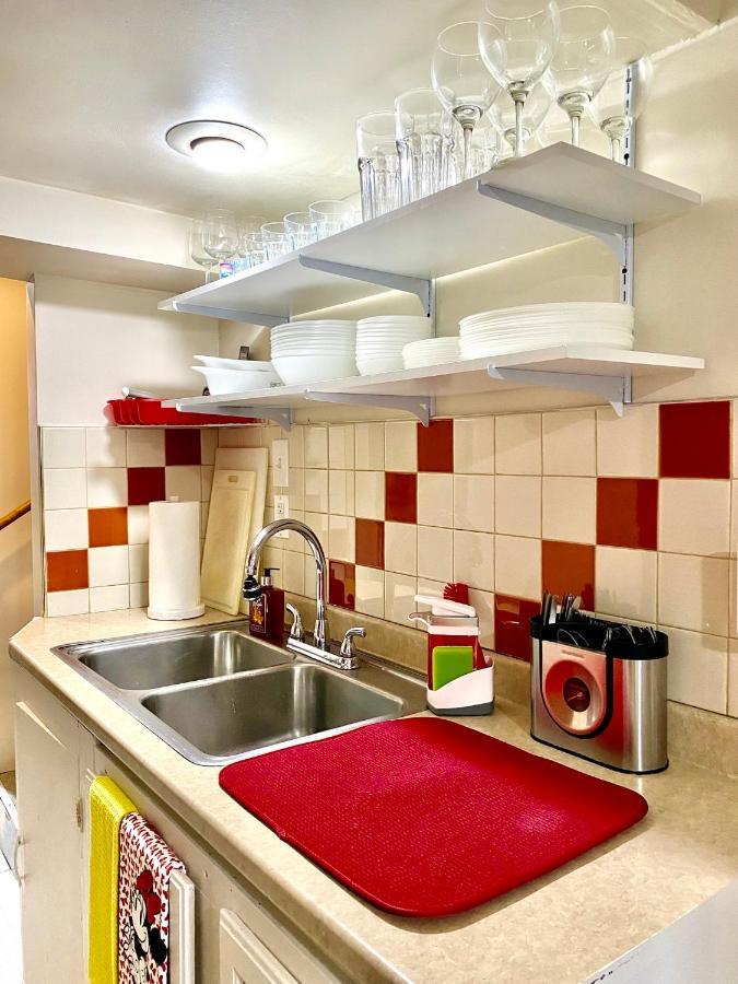 Tiny Private At The Upper Level Of A Big House With Shared Bathroom Homestay