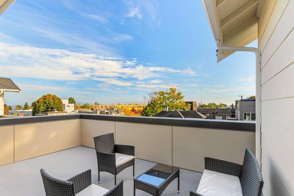 Vhagar's Valyria's Vista Apartment Seattle