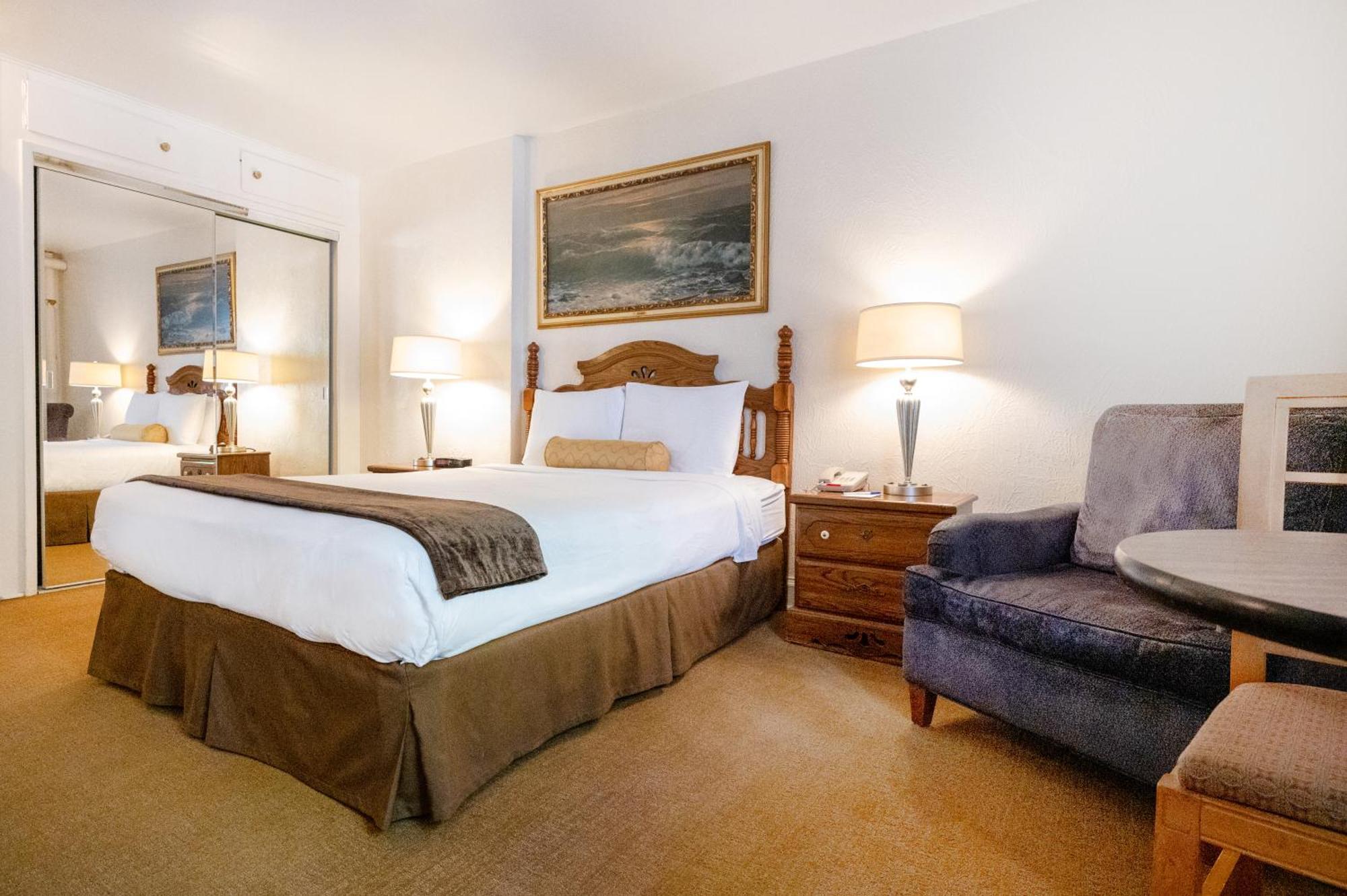 Hotel The Baroness Seattle
