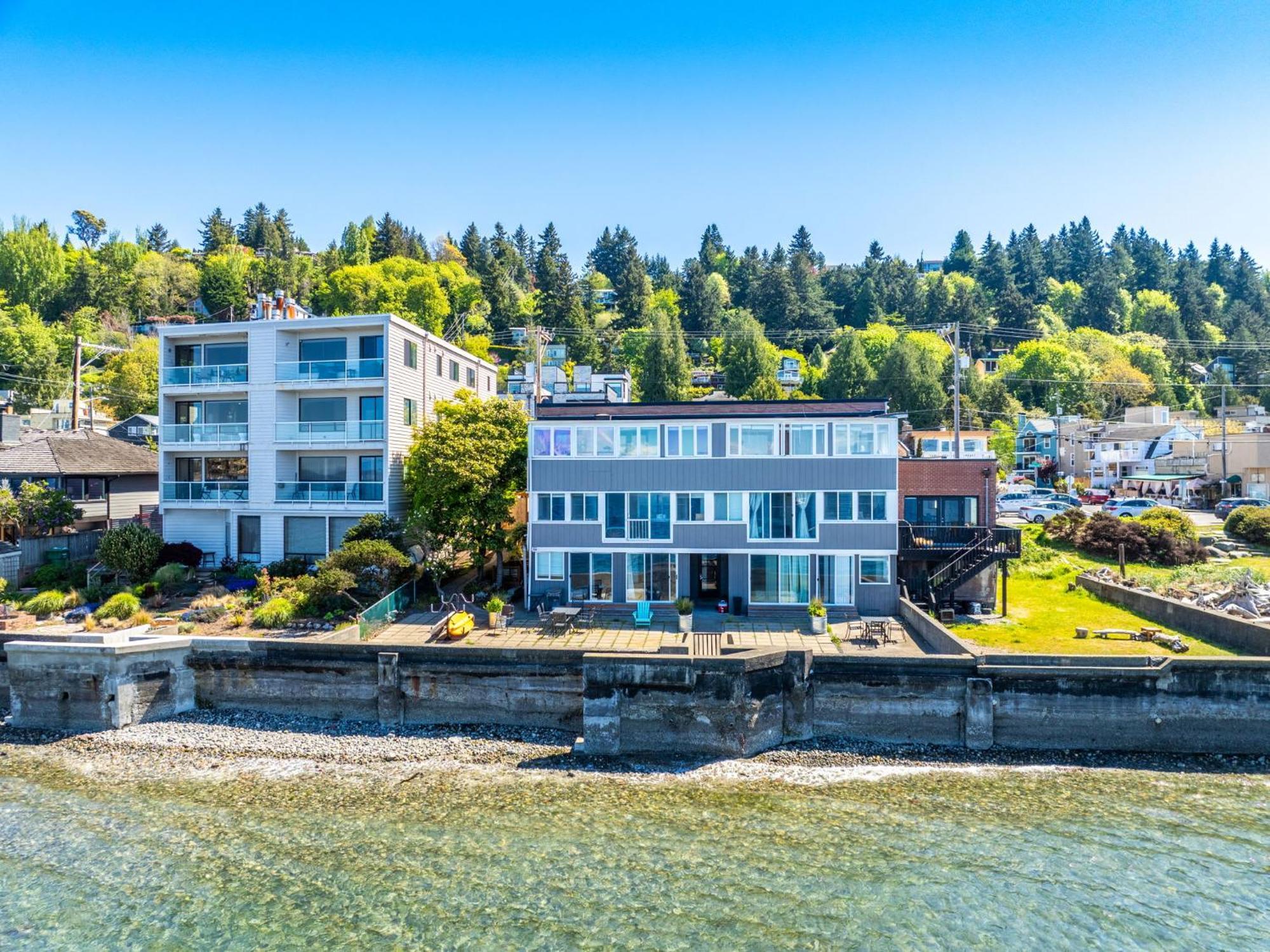 Seaside Serenity 1 Bedroom With Balcony Near Alki Apartment