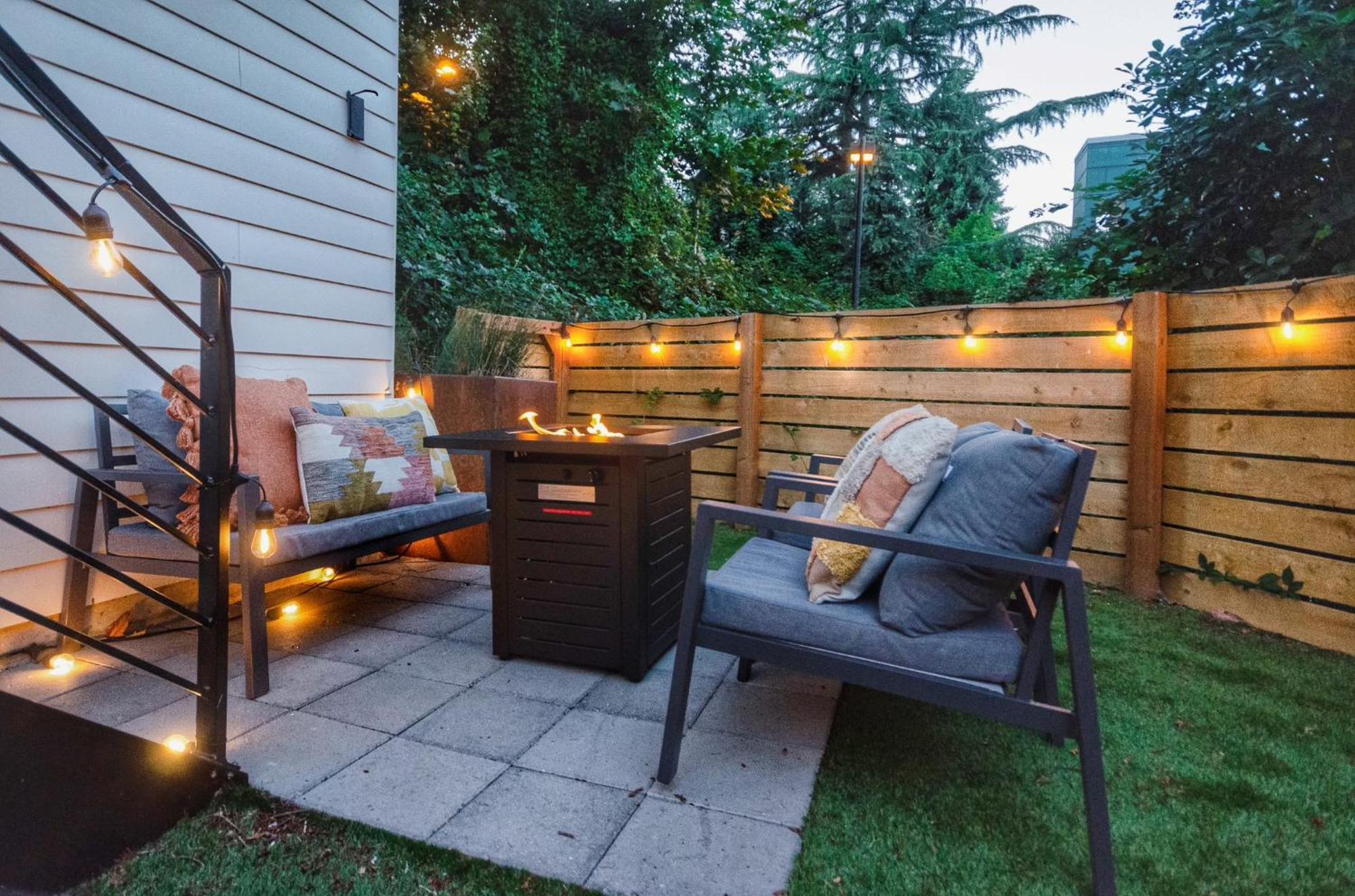 Travelers Dream, Walk To Space Needle, Parking, Backyard * Seattle