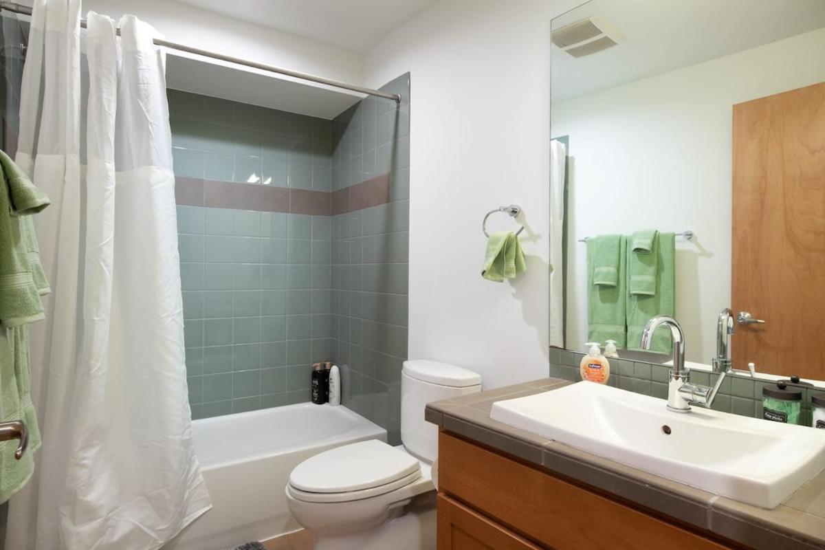Queen Anne Modern Family Free Parking - Slu - Gym Holiday home