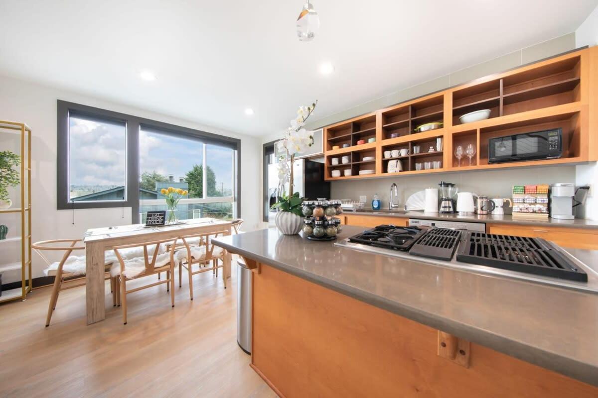 Queen Anne Modern Family Free Parking - Slu - Gym Holiday home