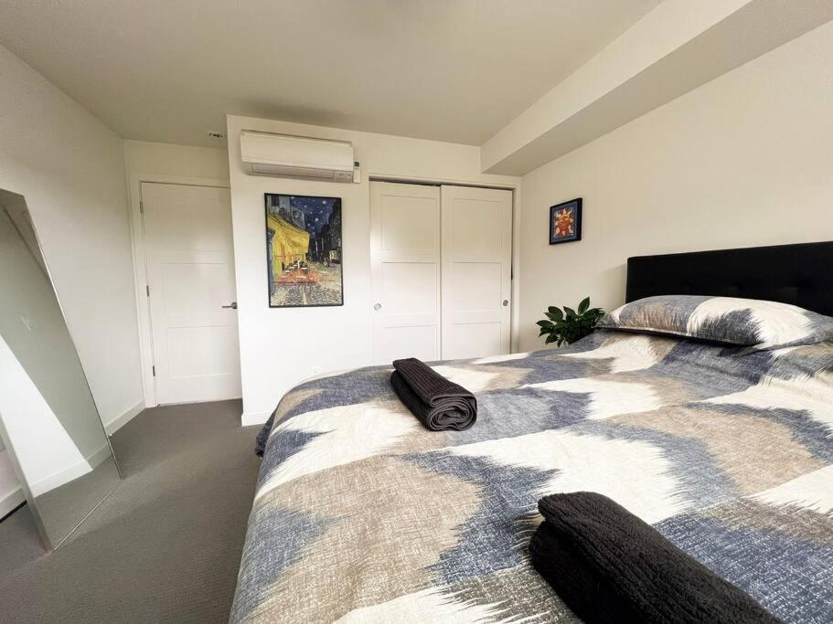 Modern 2 Bedroom Townhome Apartment