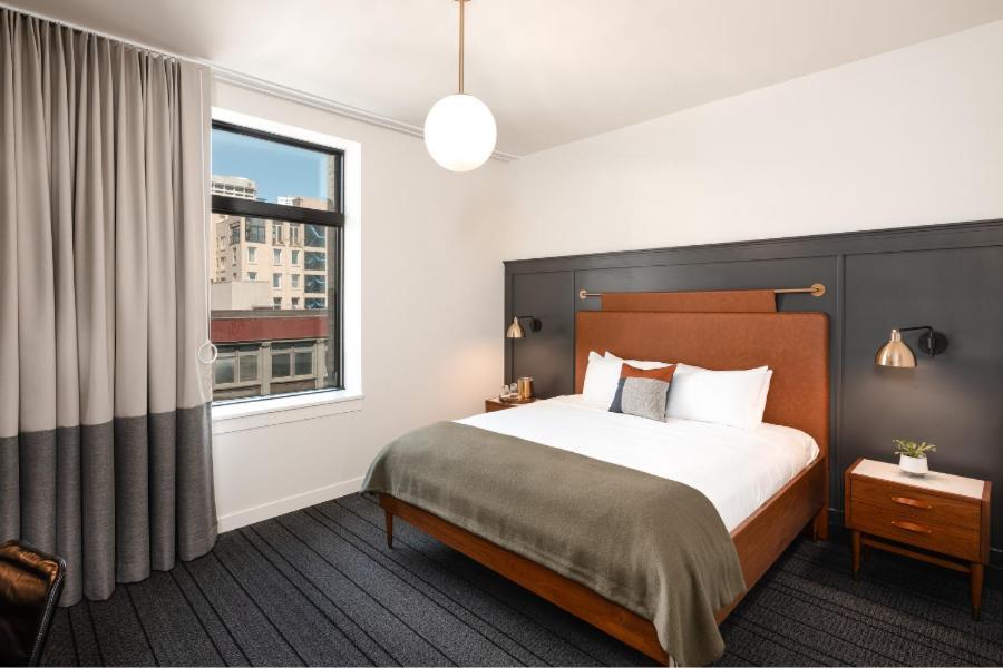 The State Hotel 4*