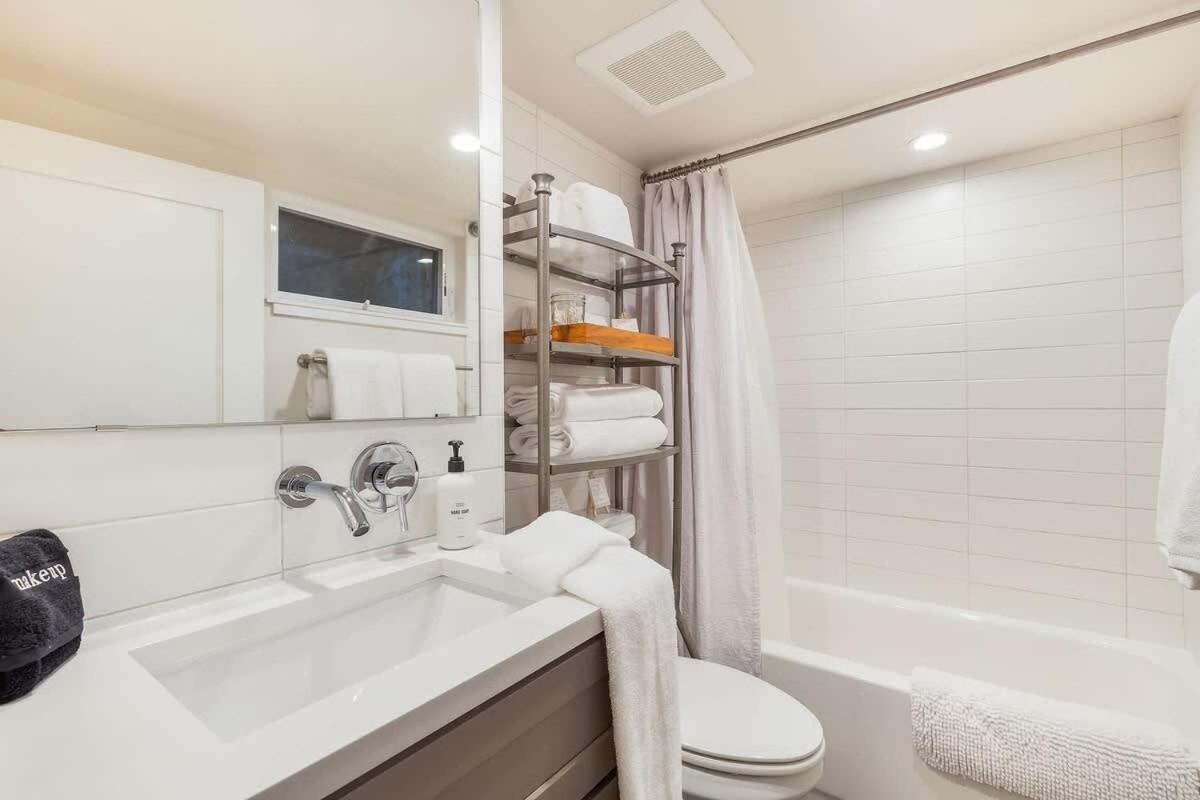 3bd Remodeled Near