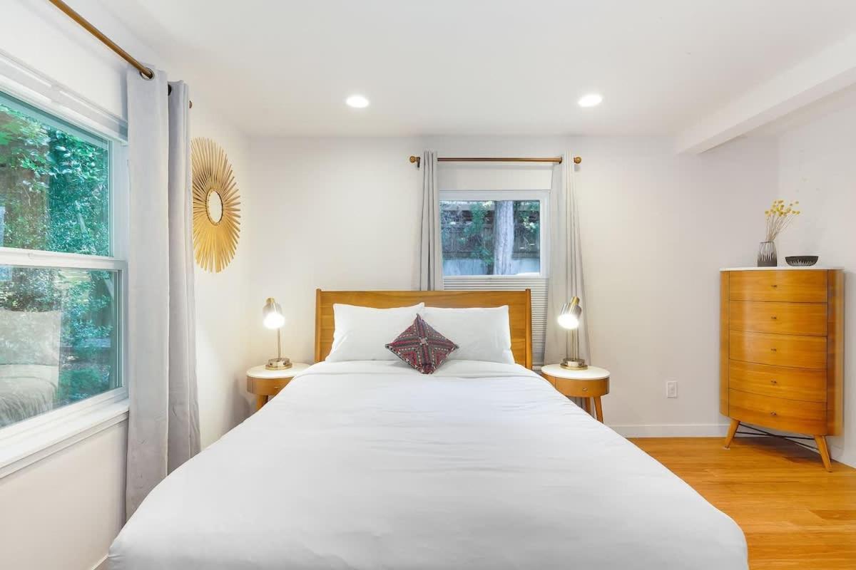 3bd Remodeled Near Holiday home