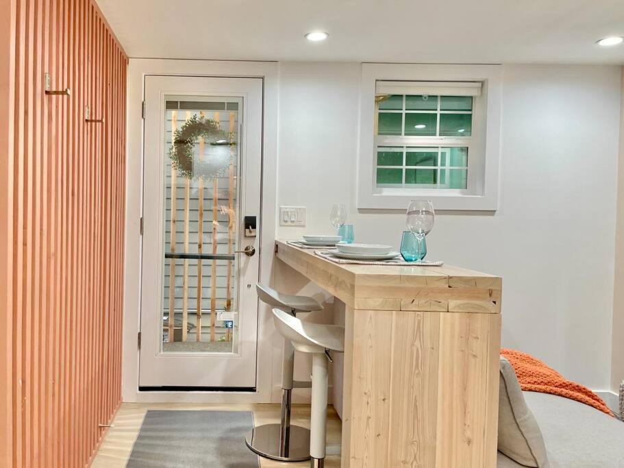 Stylish 265-sqft In North Capitol Hill Apartment