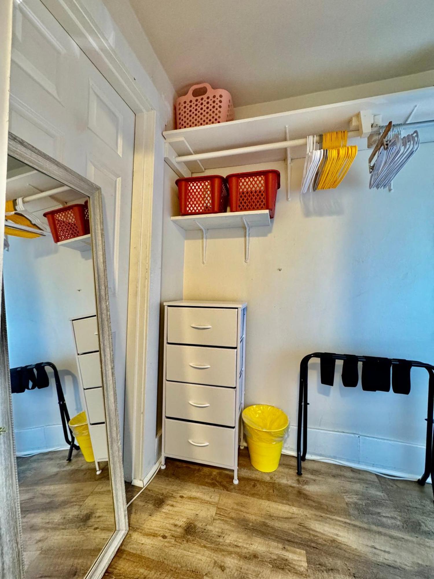 Tiny Private At The Upper Level Of A Big House With Shared Bathroom *