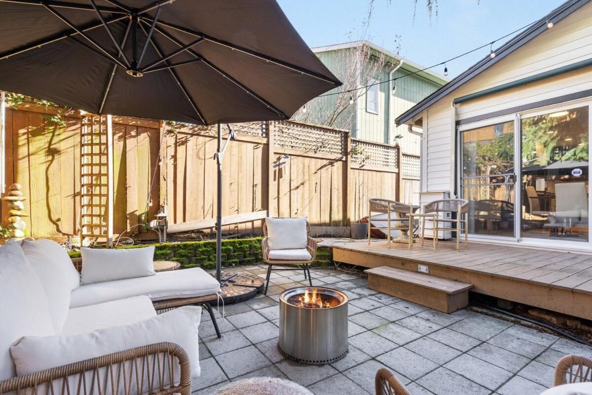 Urban Oasis With Cedar Hot Tub *