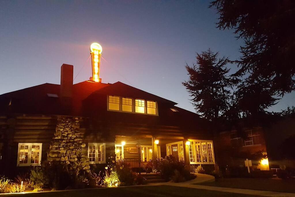 Holiday home Alki Cottage, New, 2 Bedrooms, 2 Bathrooms, Near Beach, Ac, Wd, Parking