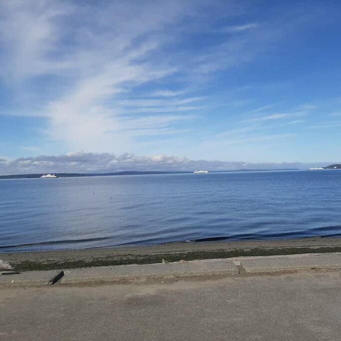 Holiday home Alki Cottage, New, 2 Bedrooms, 2 Bathrooms, Near Beach, Ac, Wd, Parking *