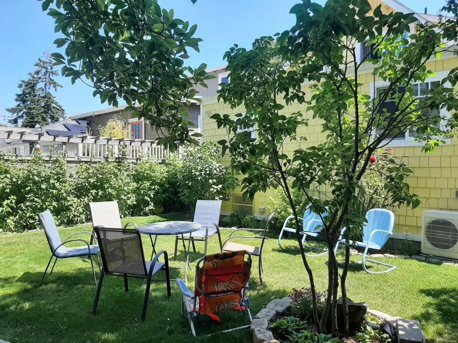 Alki Cottage, New, 2 Bedrooms, 2 Bathrooms, Near Beach, Ac, Wd, Parking Holiday home *