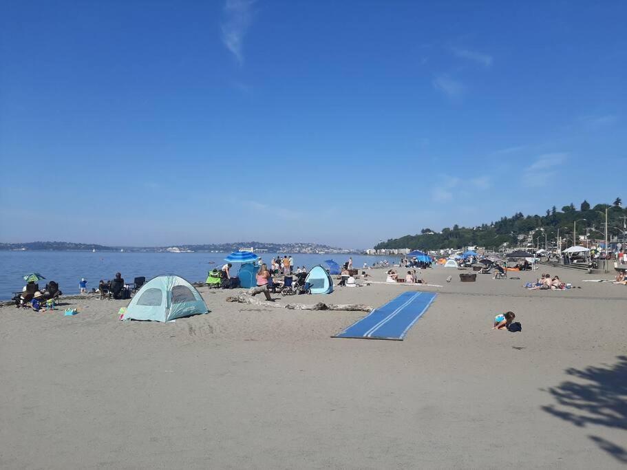 Holiday home Alki Cottage, New, 2 Bedrooms, 2 Bathrooms, Near Beach, Ac, Wd, Parking *