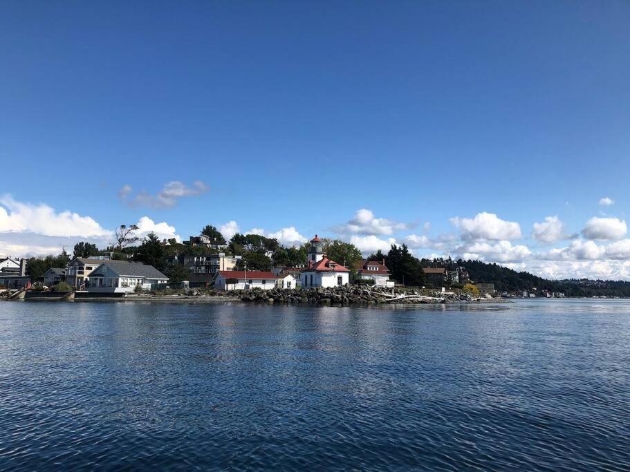 Holiday home Alki Cottage, New, 2 Bedrooms, 2 Bathrooms, Near Beach, Ac, Wd, Parking *
