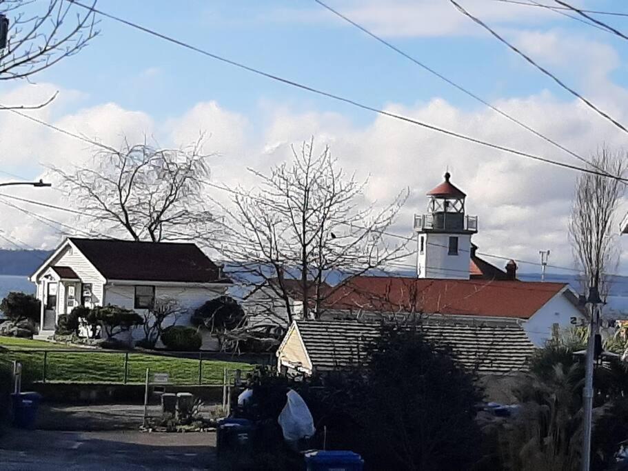 Holiday home Alki Cottage, New, 2 Bedrooms, 2 Bathrooms, Near Beach, Ac, Wd, Parking Seattle