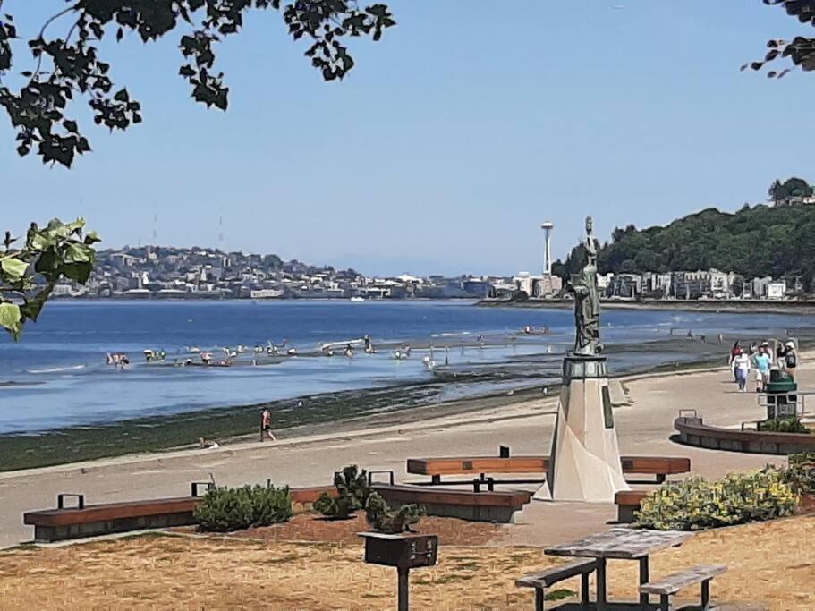Holiday home Alki Cottage, New, 2 Bedrooms, 2 Bathrooms, Near Beach, Ac, Wd, Parking