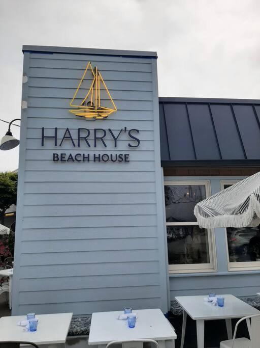 Alki Cottage, New, 2 Bedrooms, 2 Bathrooms, Near Beach, Ac, Wd, Parking Holiday home
