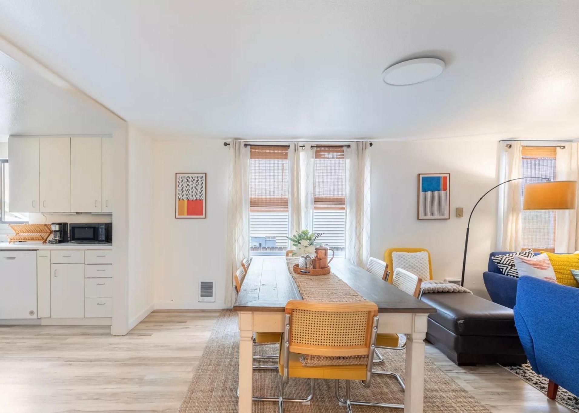 Work And Explore Seattle, Wifi, Ac, Near Light Rail *