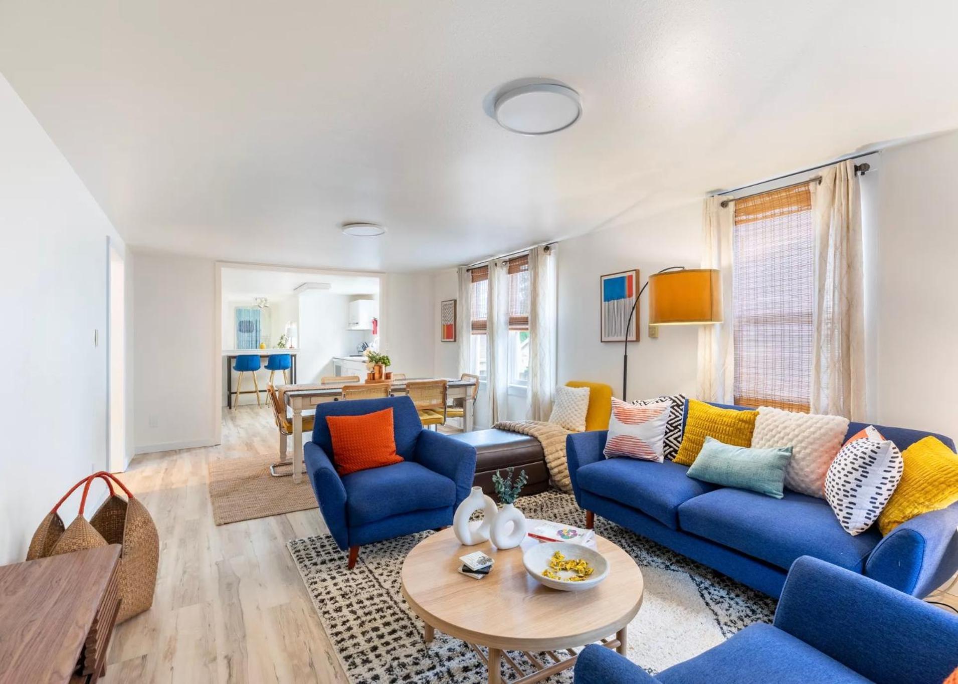 Apartment Work And Explore Seattle, Wifi, Ac, Near Light Rail *