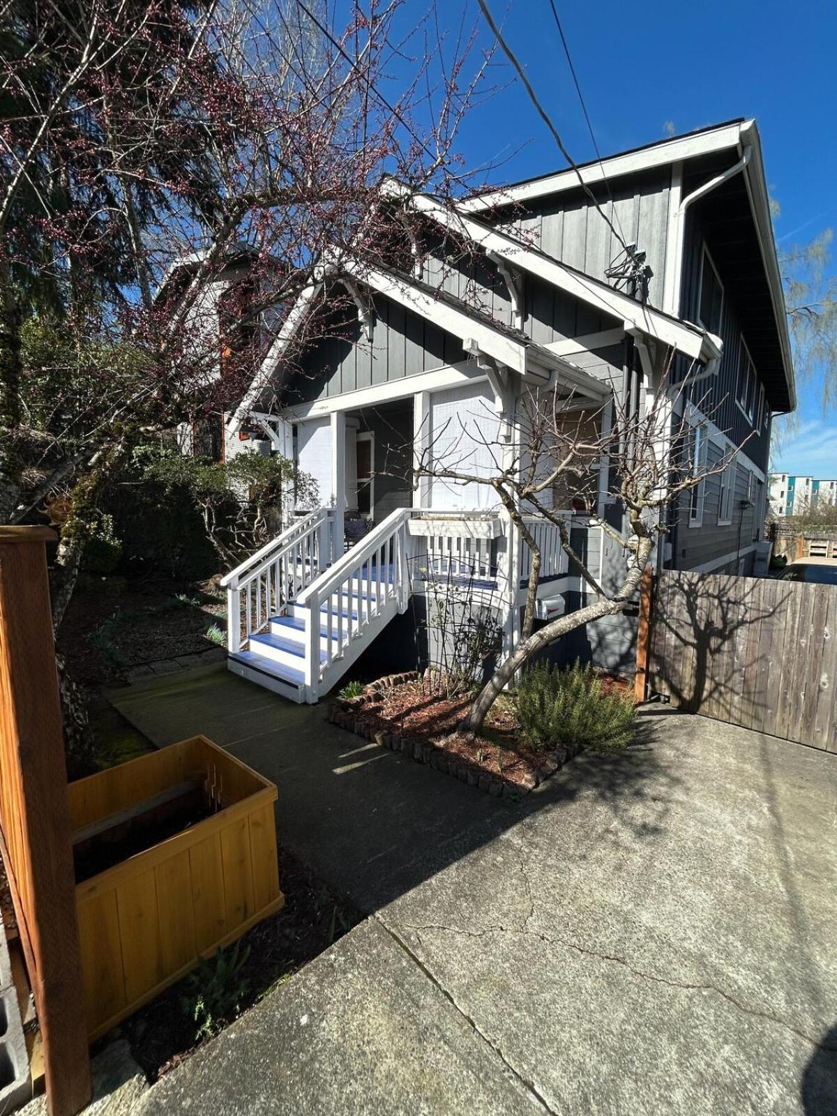 Apartment Work And Explore Seattle, Wifi, Ac, Near Light Rail *
