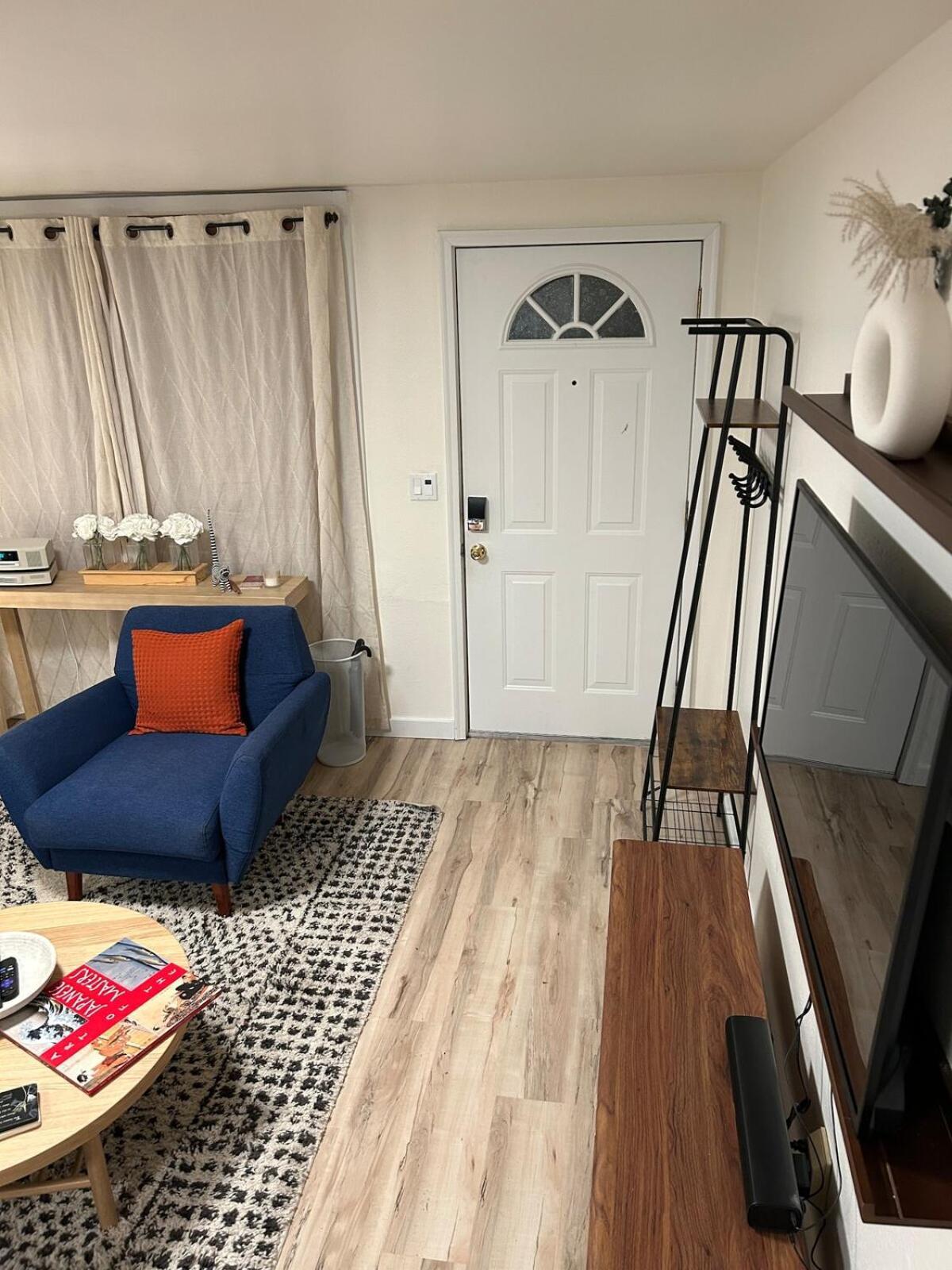 Apartment Work And Explore Seattle, Wifi, Ac, Near Light Rail *