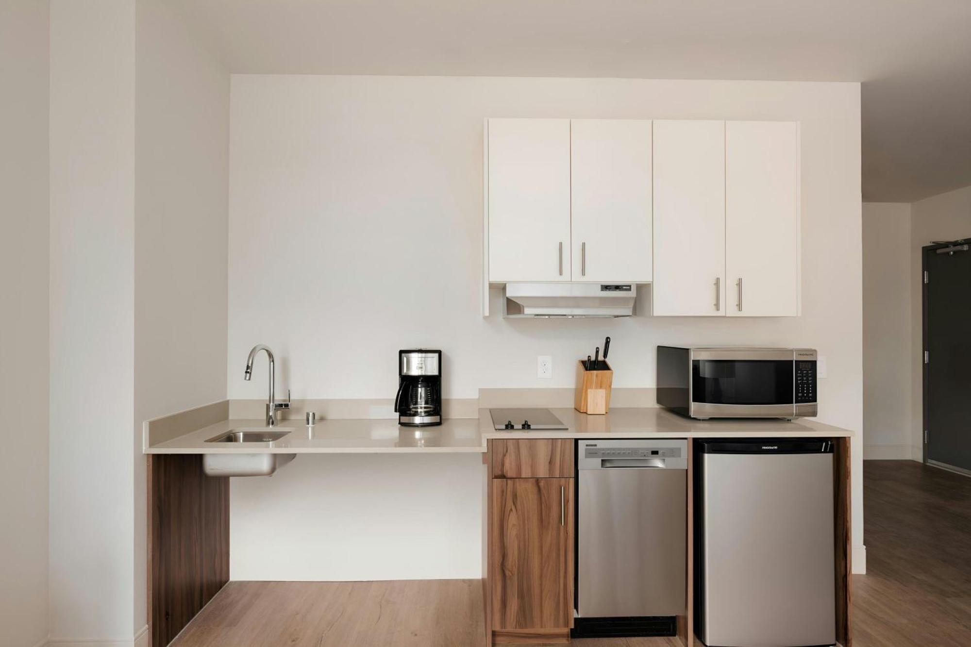 Sonder Pivot Capitol Hill 3*