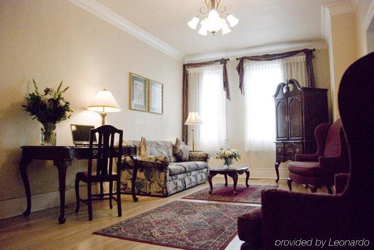 Marqueen Hotel