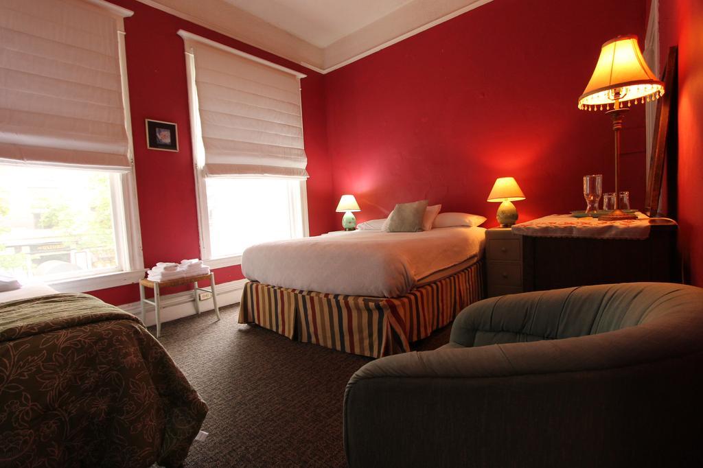 Bed & Breakfast Nichols