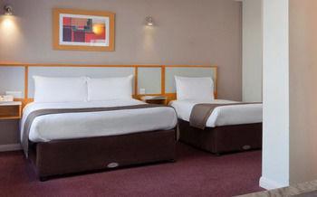 Hotel At Queen Anne