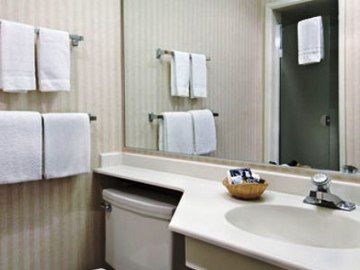 Hotel Travelodge Center 2*