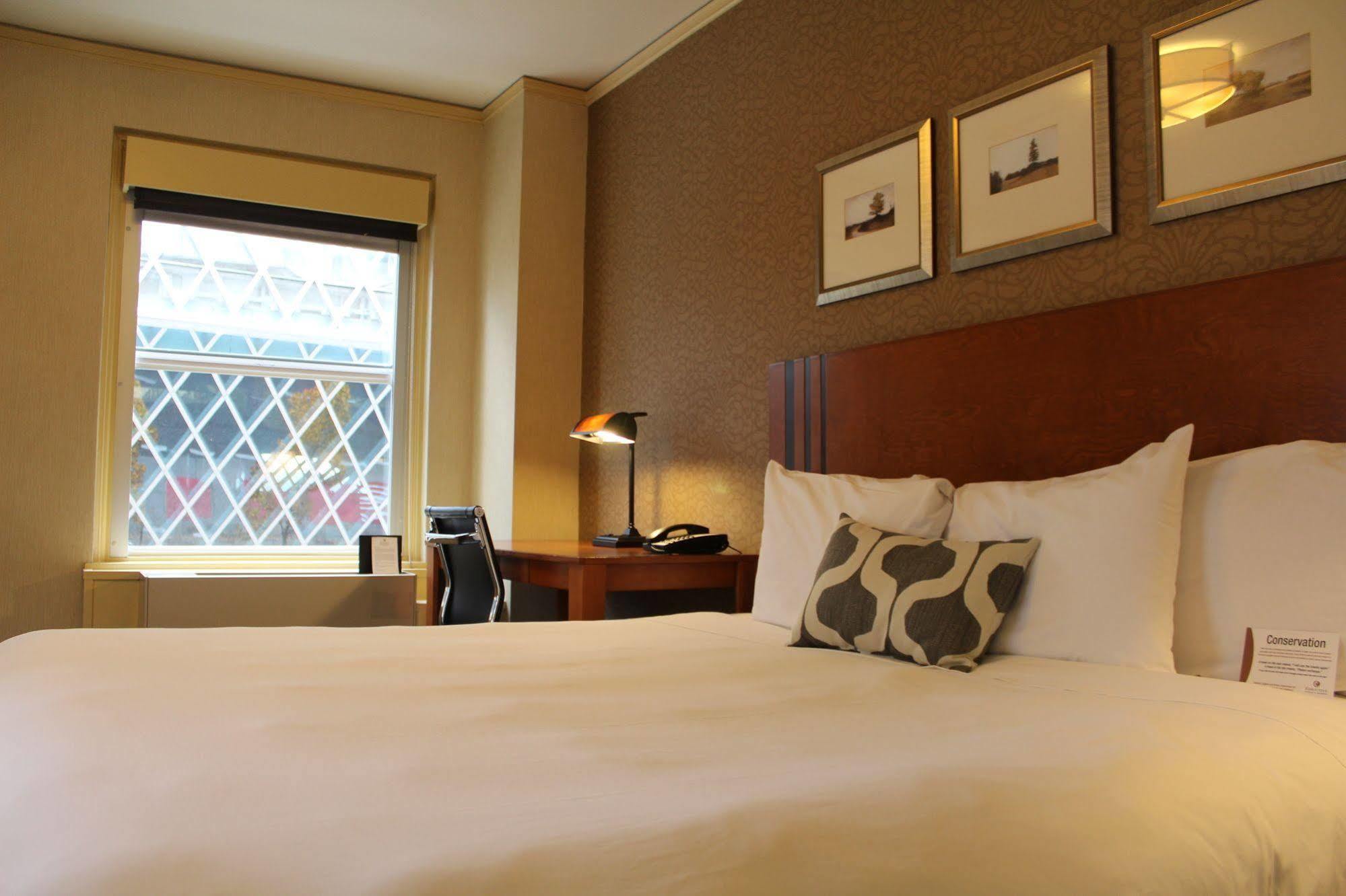 Hotel Executive Pacific