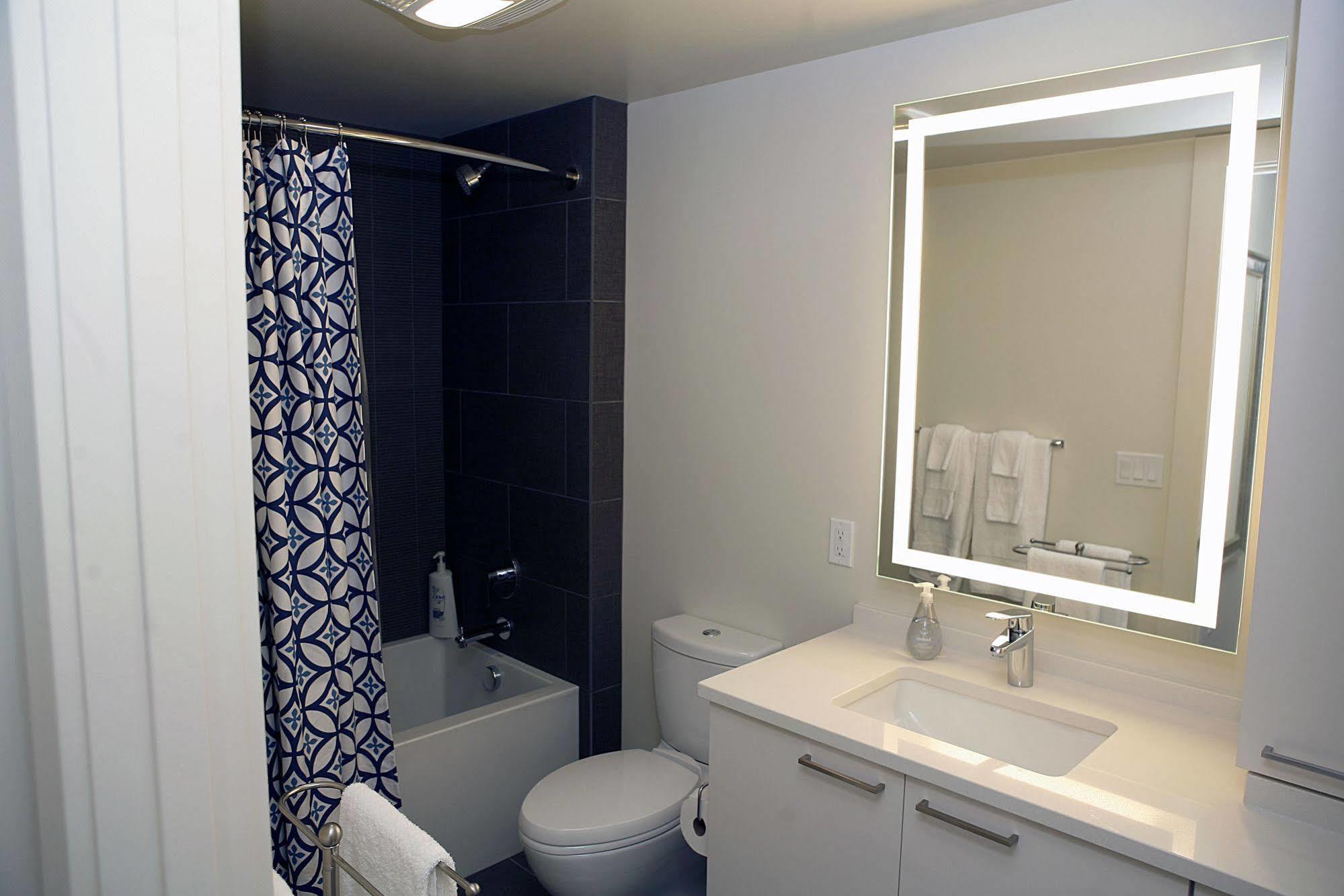 Hotel Convention Center Lux Suites By Barsala Seattle